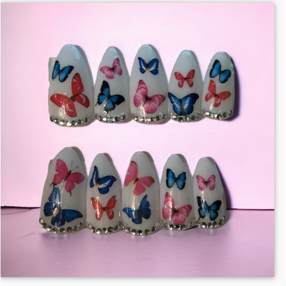 Press on nails